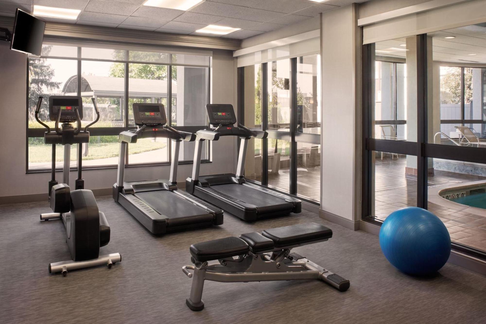 Courtyard By Marriott Mississauga-airport Corporate Centre West Hotel