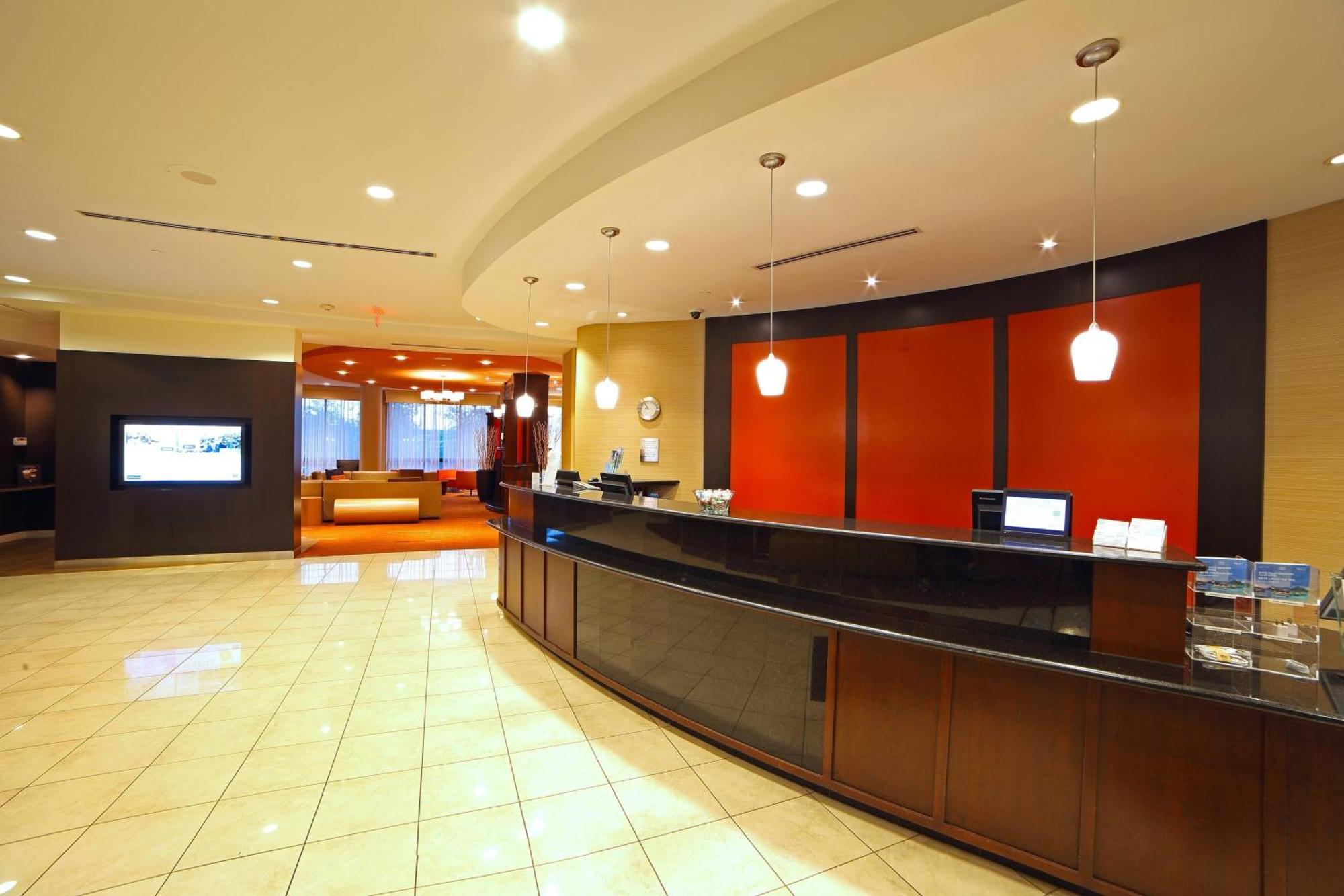 Courtyard By Marriott Mississauga-airport Corporate Centre West